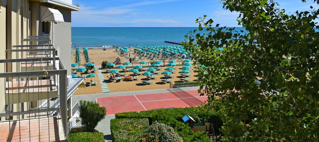 Hotel Janeiro Frontemare Lido di Jesolo Kültér fotó