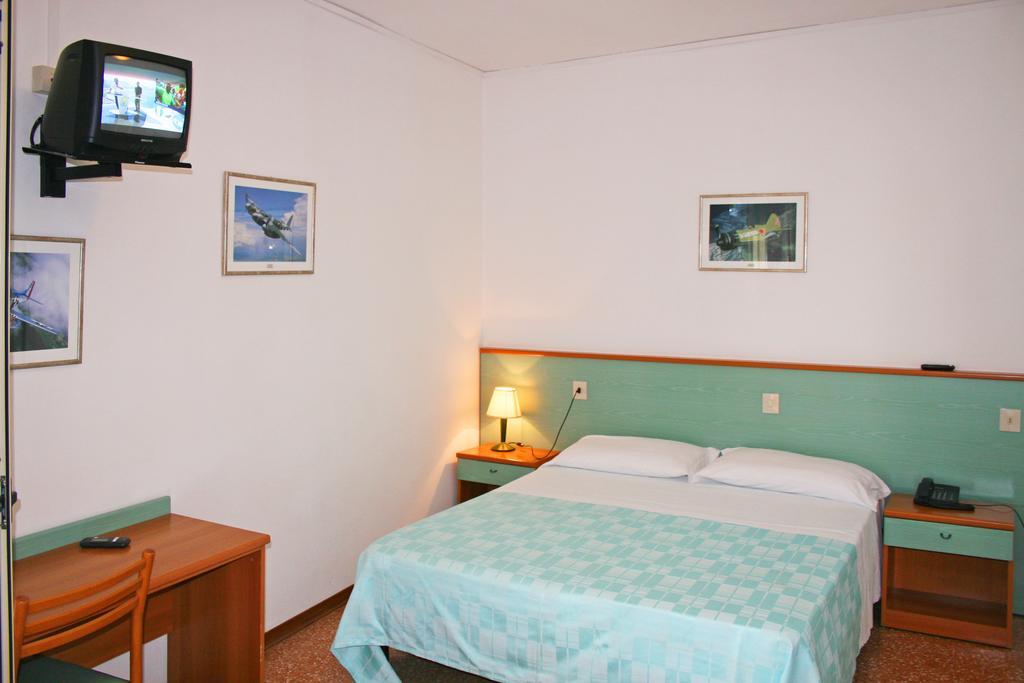 Hotel Janeiro Frontemare Lido di Jesolo Kültér fotó