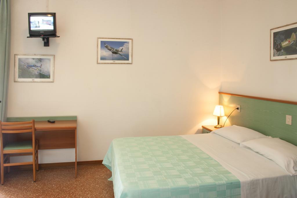 Hotel Janeiro Frontemare Lido di Jesolo Kültér fotó