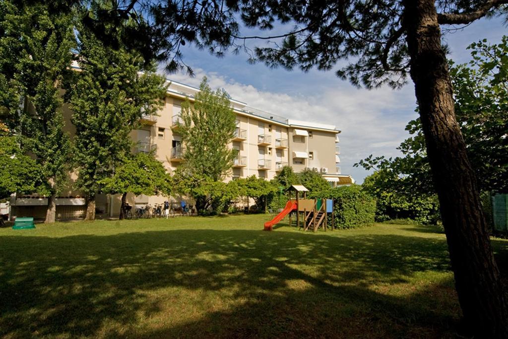 Hotel Janeiro Frontemare Lido di Jesolo Kültér fotó