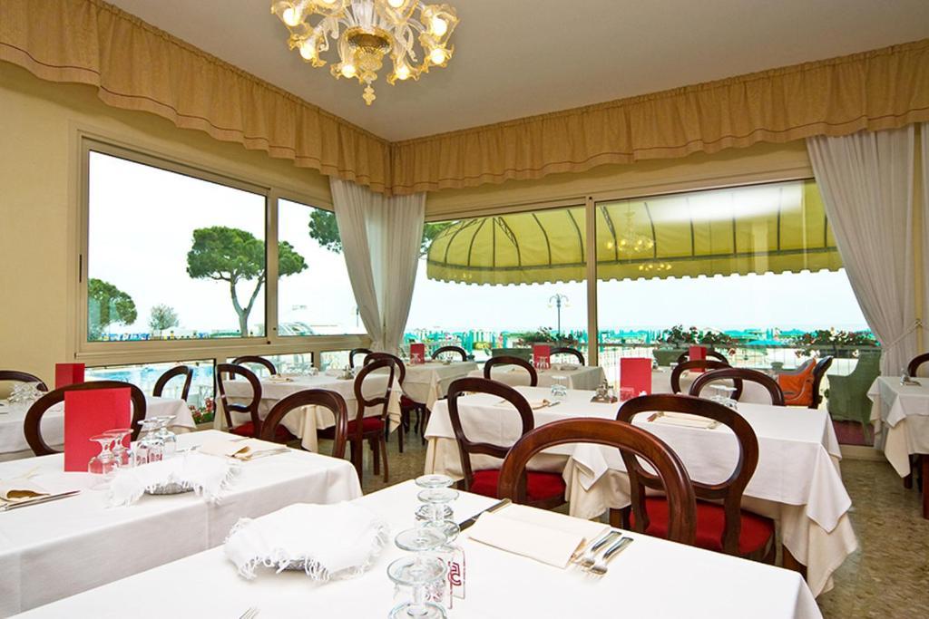 Hotel Janeiro Frontemare Lido di Jesolo Kültér fotó