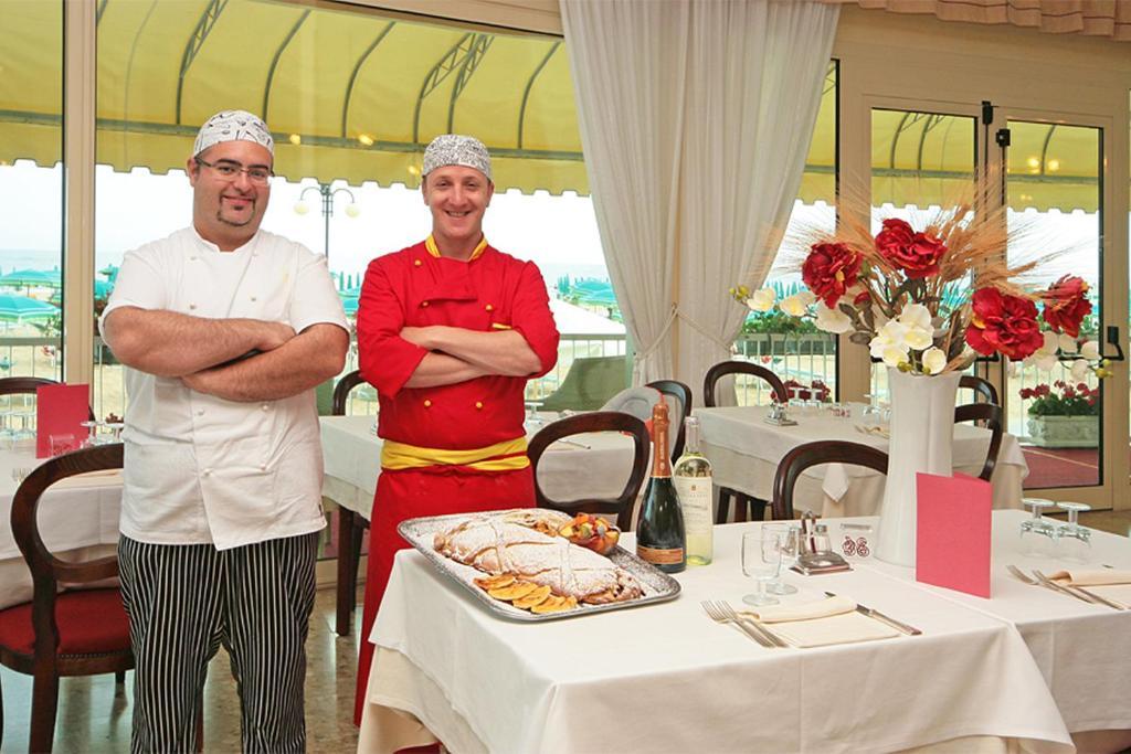 Hotel Janeiro Frontemare Lido di Jesolo Kültér fotó