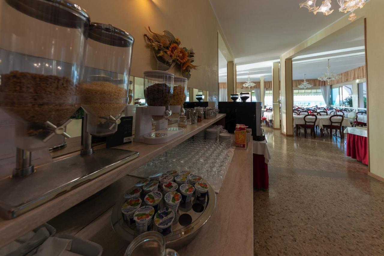 Hotel Janeiro Frontemare Lido di Jesolo Kültér fotó