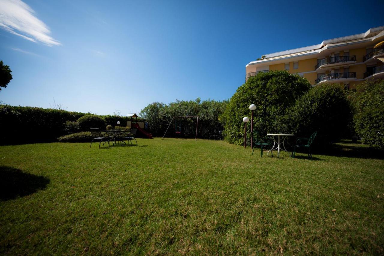 Hotel Janeiro Frontemare Lido di Jesolo Kültér fotó